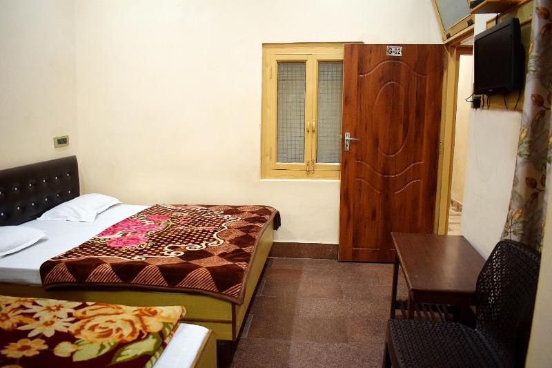 Deluxe Triple Room image 1