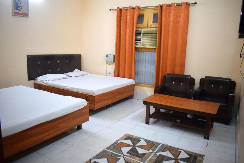 Deluxe Quadruple Room image 2