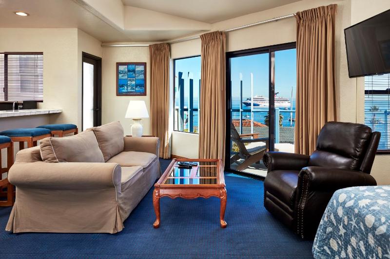 Suite with Sea View image 4