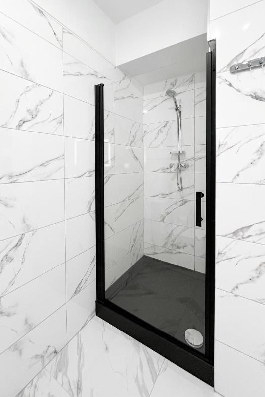 One-Bedroom Apartment image 2