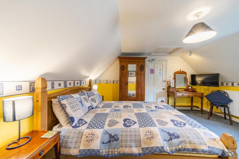 Double Room with Private Bathroom image 1