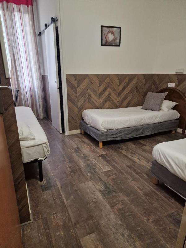 Classic Triple Room image 1