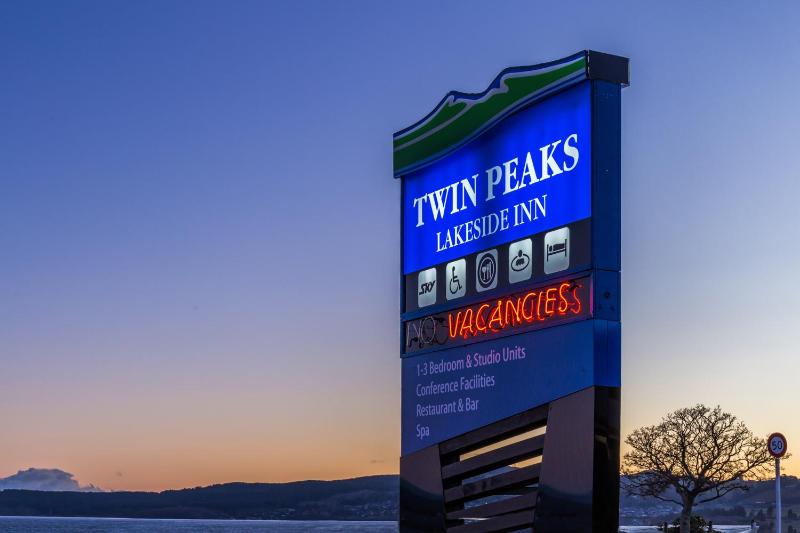 Twin Peaks Lakeside Inn - image 27