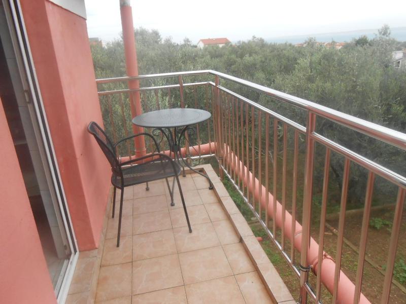 One-Bedroom Apartment with Balcony and Sea View image 4