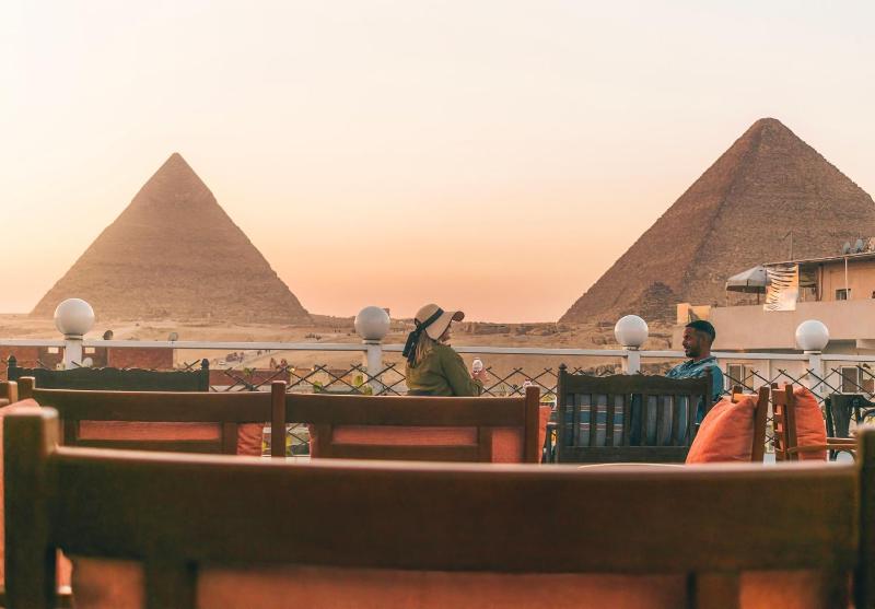 Jimmy Pyramids Hotel - image 3