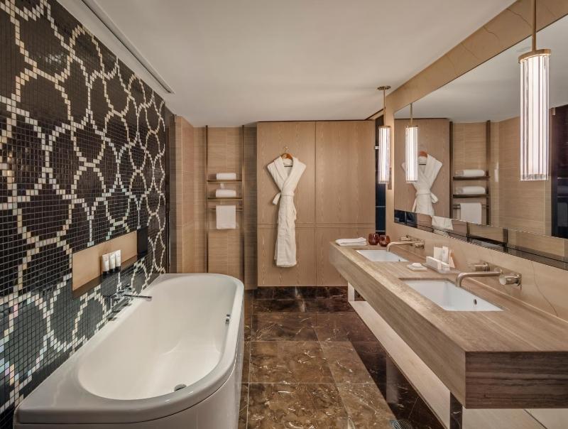 Jewel Suite image 4