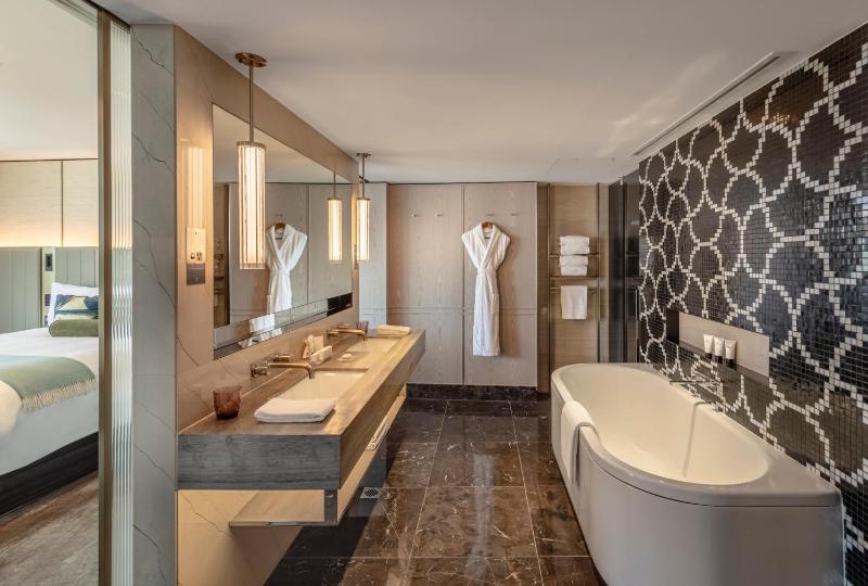 Jewel City Suite image 4