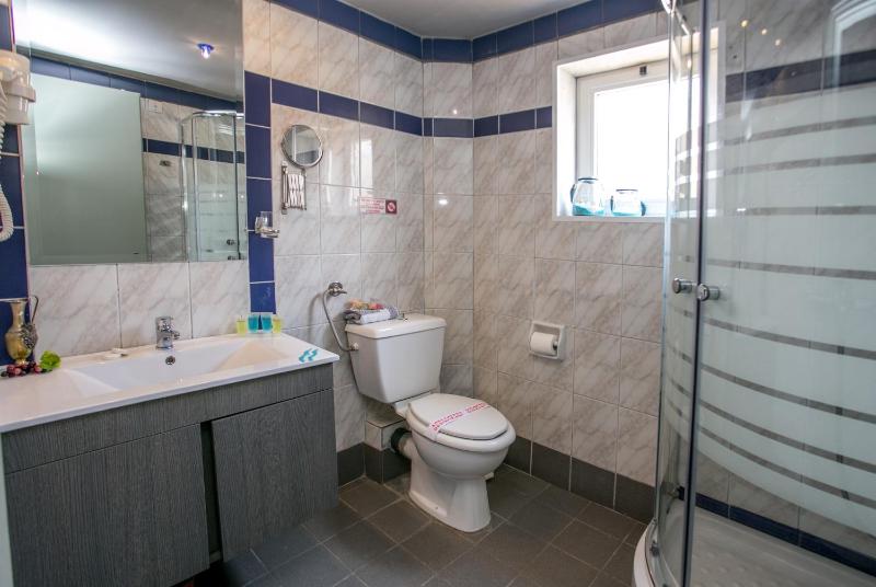 Triple Room image 4