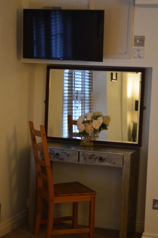 Superior Two-Bedroom Apartment image 3