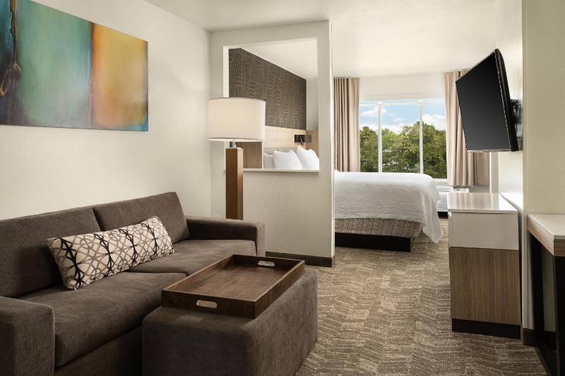 One-Bedroom King Suite with Sofa Bed image 4