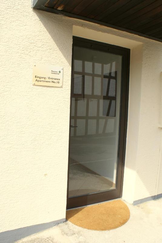 One-Bedroom Apartment image 2