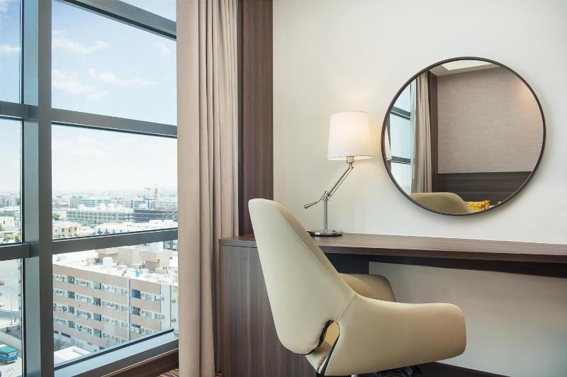 Twin Room - Non-Smoking image 4