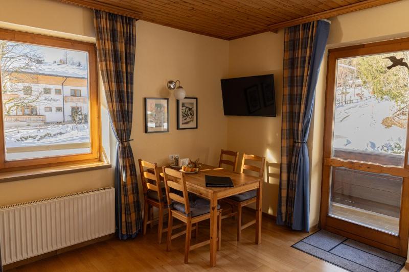 One-Bedroom Apartment image 3