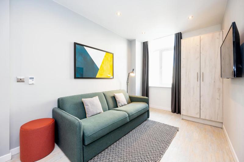 One-Bedroom Apartment image 1