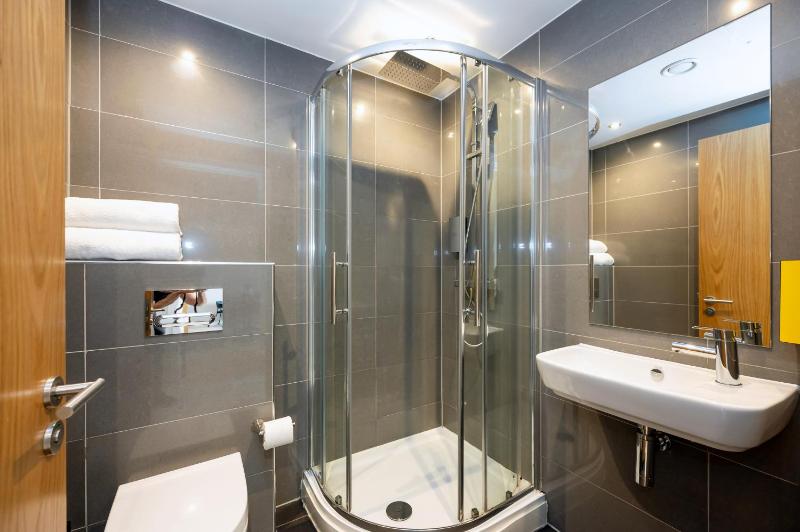 One-Bedroom Apartment image 2