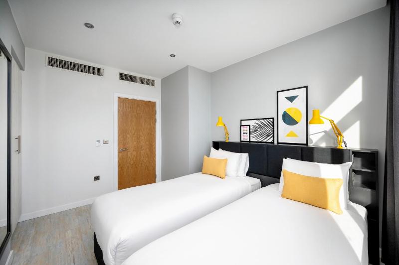 Two-Bedroom Apartment Twin image 3