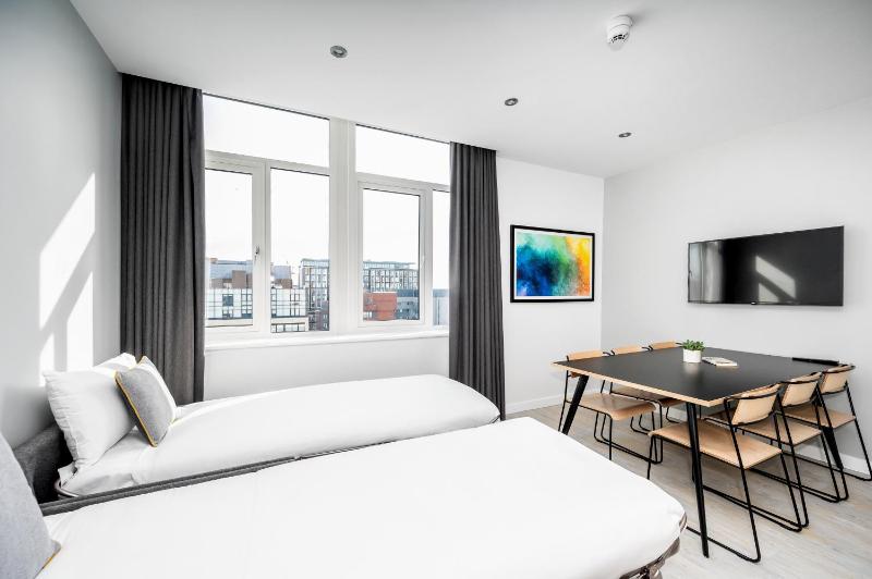 Two-Bedroom Apartment Twin image 2