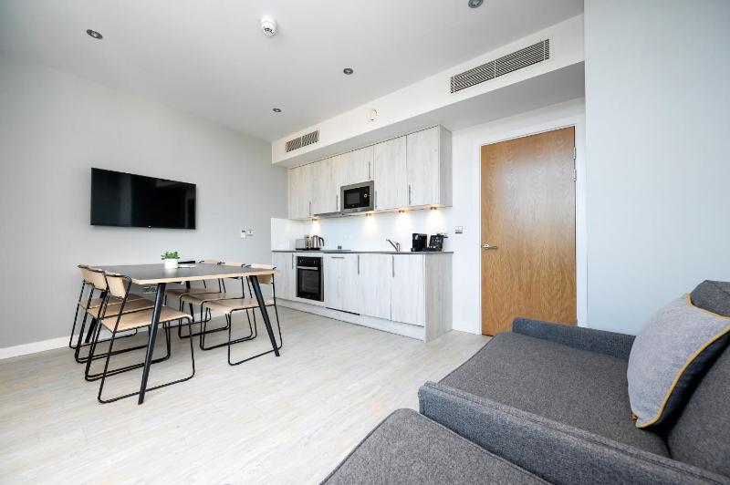 Two-Bedroom Apartment King image 2