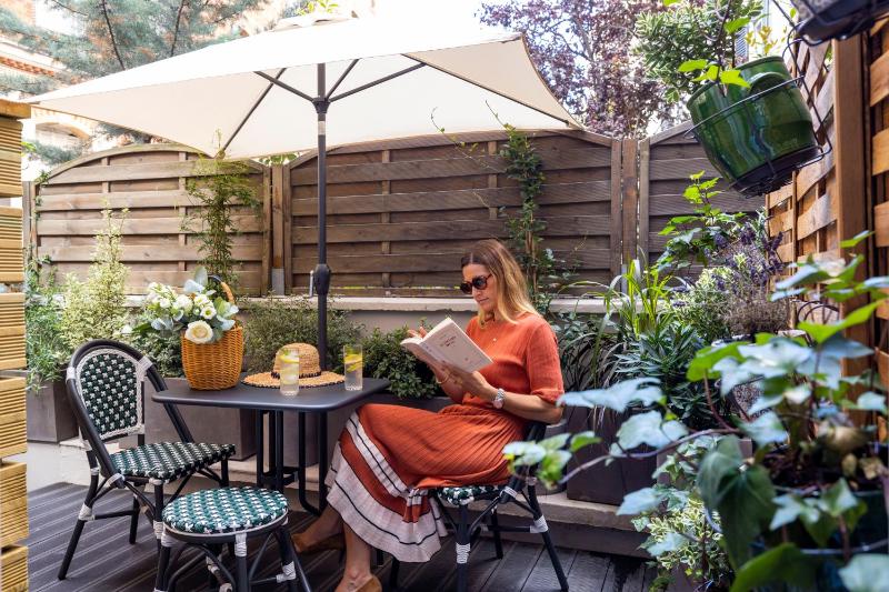 Double Room with Terrace image 3