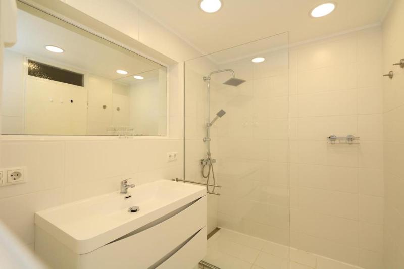 Apartment image 4