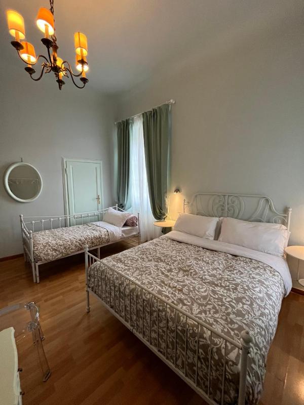 Triple Room with Private Bathroom image 4