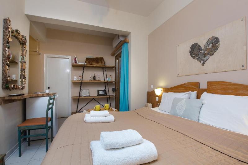 Small Double Room image 1