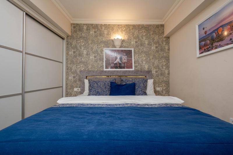 One-Bedroom Apartment image 1