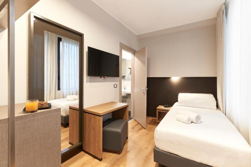 Standard Single Room image 4