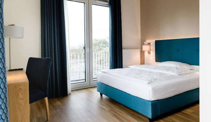 Double Room with Balcony image 2
