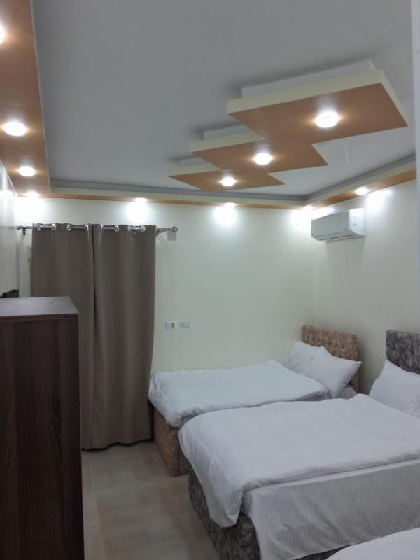 Luxury Triple Room image 4