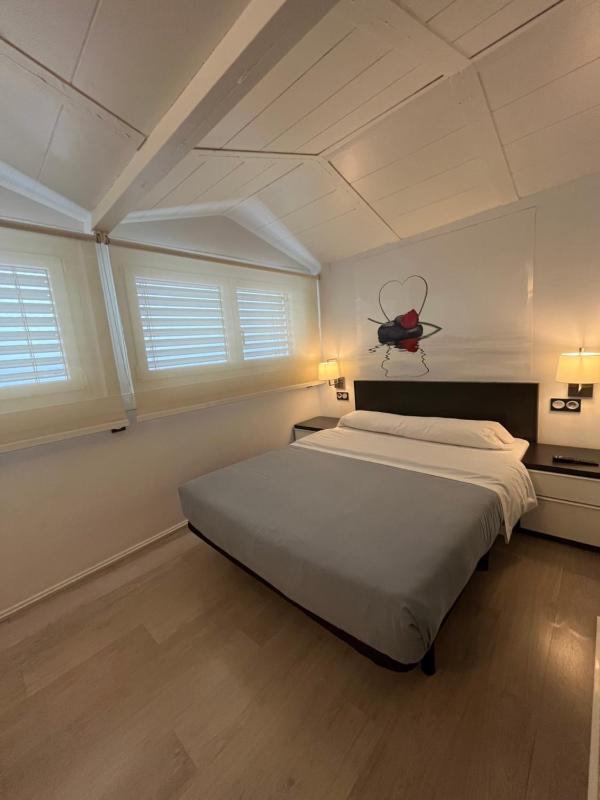 Double Room with Panoramic View image 4