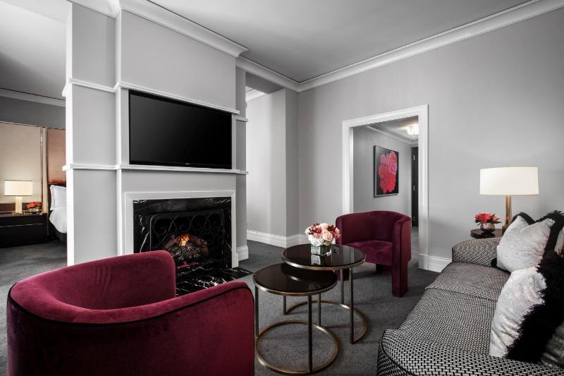 Junior Suite with Fireplace image 3