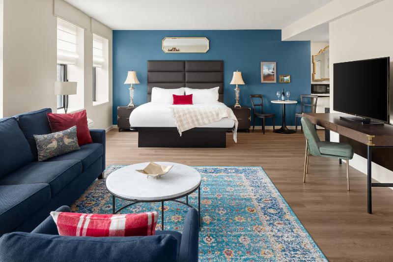 King Suite image 4