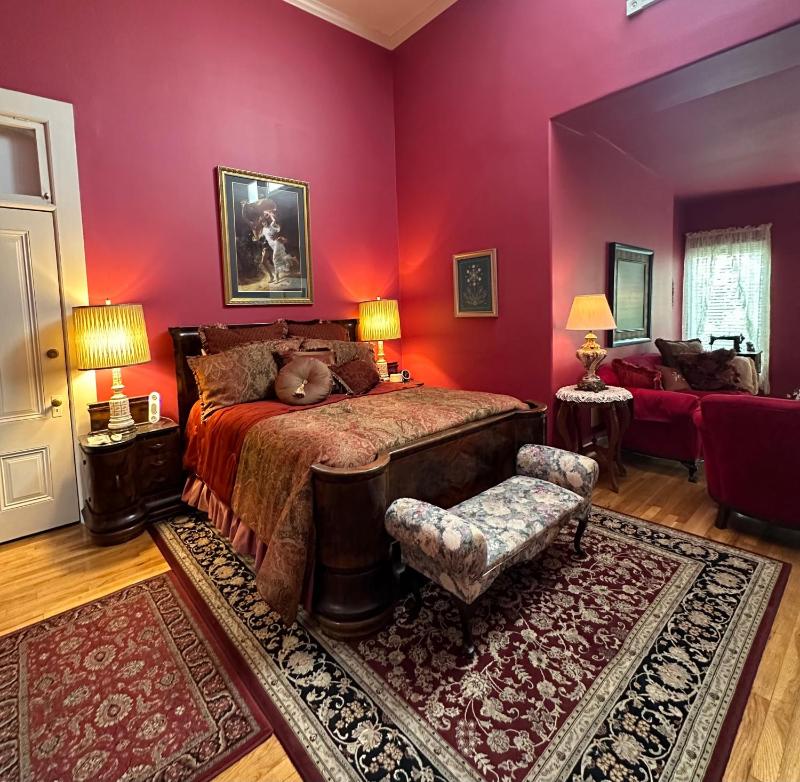 Deluxe Suite image 3