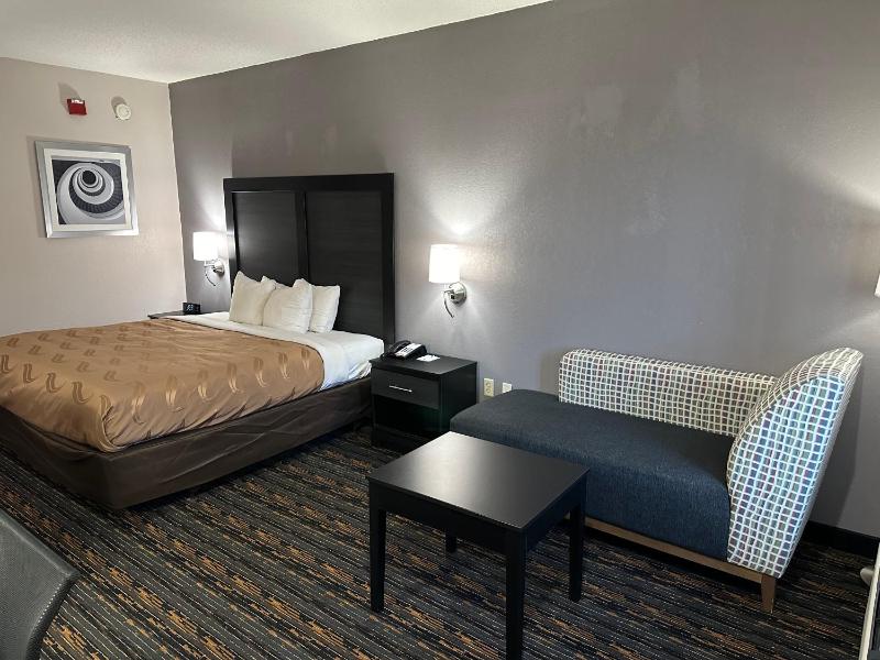 King Room - Accessible/Non-Smoking image 1
