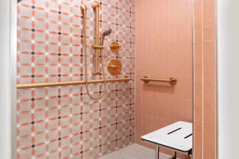 King Room - Disability Access image 3