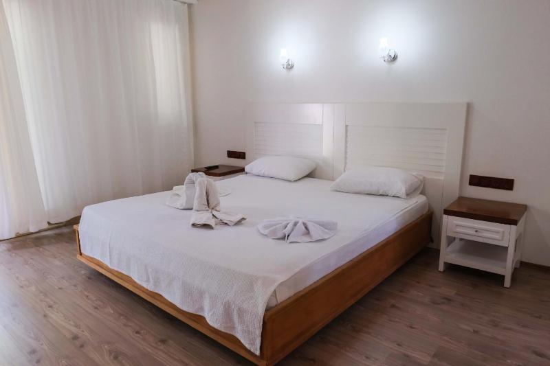 Deluxe Bungalow image 3