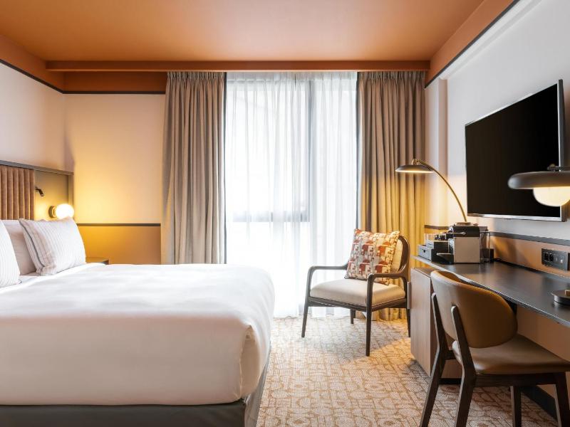 Chambre Lit King-Size Deluxe - Vue sur Cour image 3