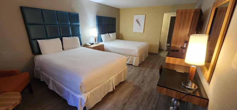 Superior Queen Room with Two Queen Beds image 3