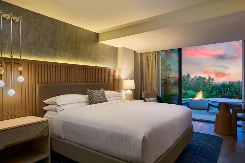 Lumina Guest Room, 1 King, Golf View, Ground Floor, Fairway image 1