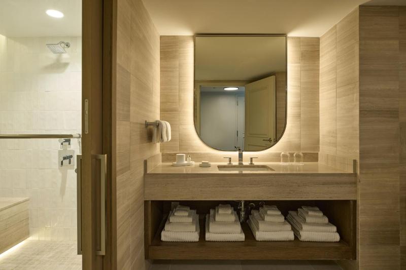 VEA Newport Beach A Marriott Resort & Spa - image 10