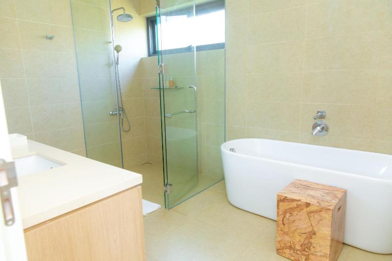 Beachfront Villa 4 Bedrooms Sanctuary Ho Tram Resort - image 28