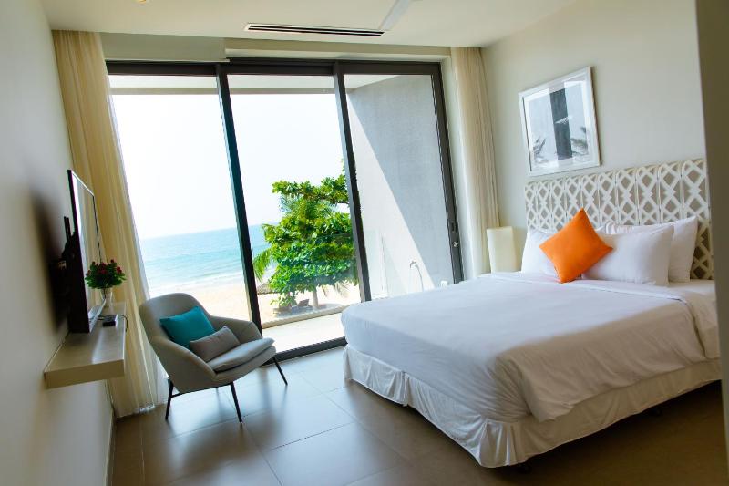 Beachfront Villa 4 Bedrooms Sanctuary Ho Tram Resort - image 8