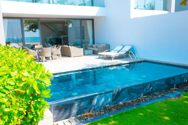 Beachfront Villa 4 Bedrooms Sanctuary Ho Tram Resort - image 7