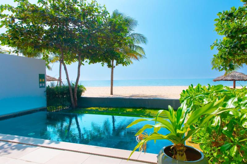 Beachfront Villa 4 Bedrooms Sanctuary Ho Tram Resort - image 37