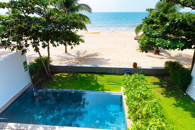 Beachfront Villa 4 Bedrooms Sanctuary Ho Tram Resort - image 24
