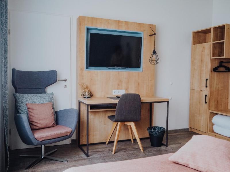 Small Room image 4