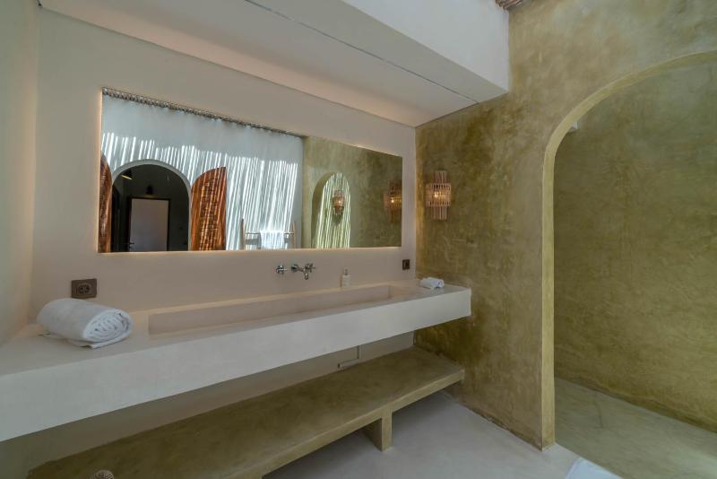 Casa Galicia - Spacious Central 7BR Villa Pool & Sunset Rooftop - image 13