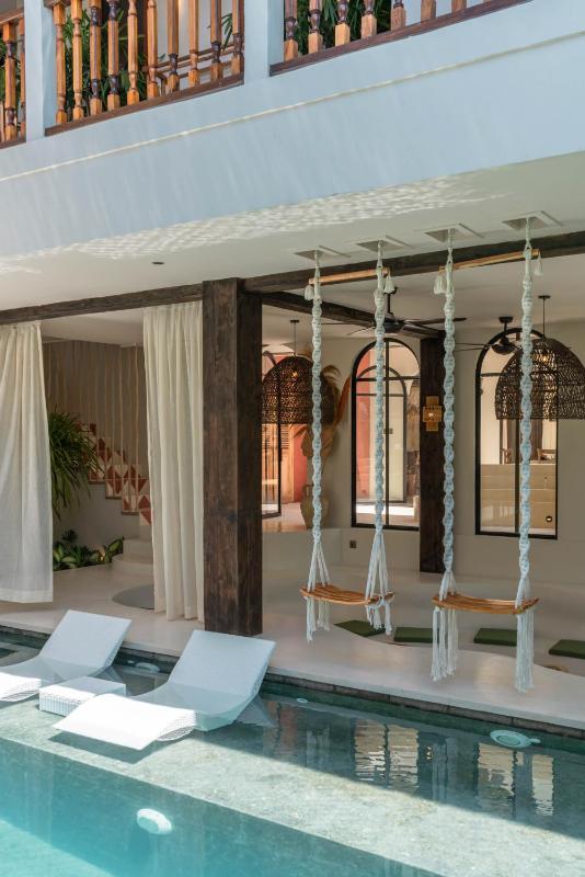Casa Galicia - Spacious Central 7BR Villa Pool & Sunset Rooftop - image 18