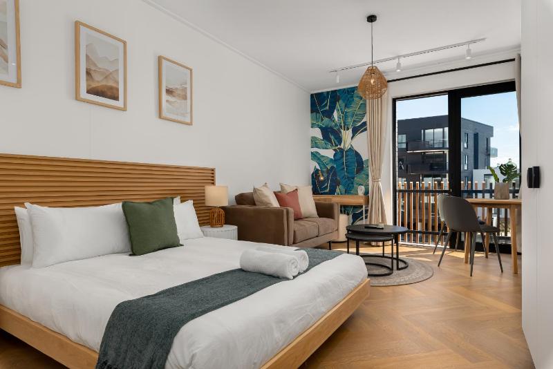 Studio Apartment image 3